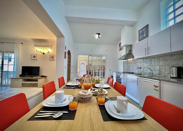 Villa Summer 2 With Pool By Homing